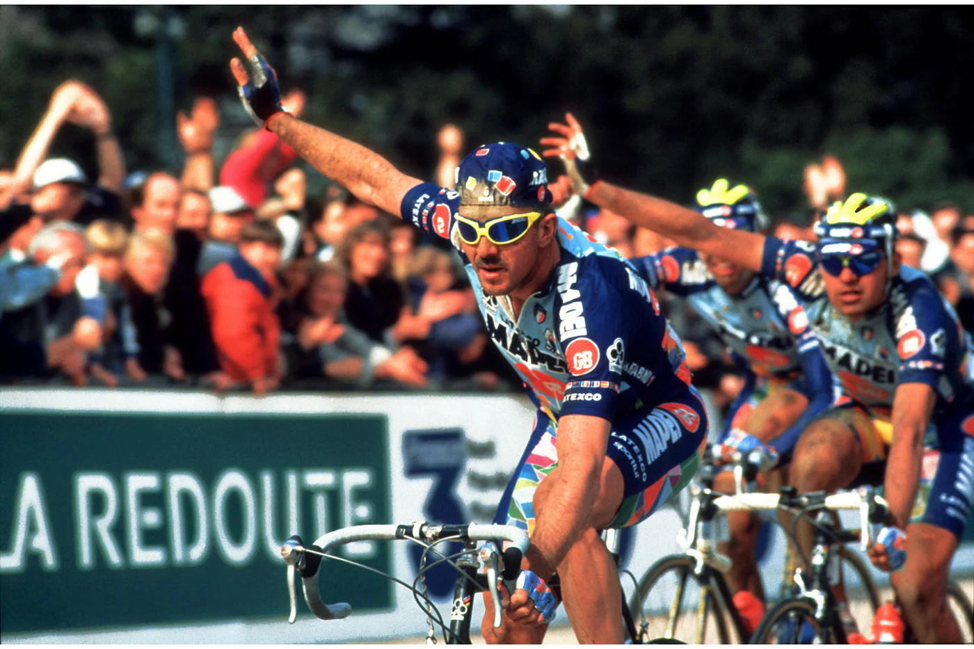 Johan Museeuw winning Paris-Roubaix 1996 on Colnago C40